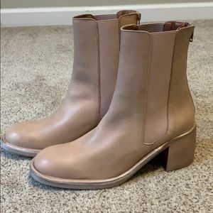 Free People Essential Chelsea boots sz 10